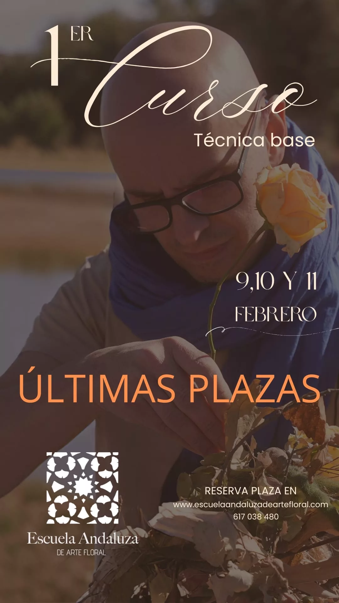 Un florista tocando una rama de eucalipto